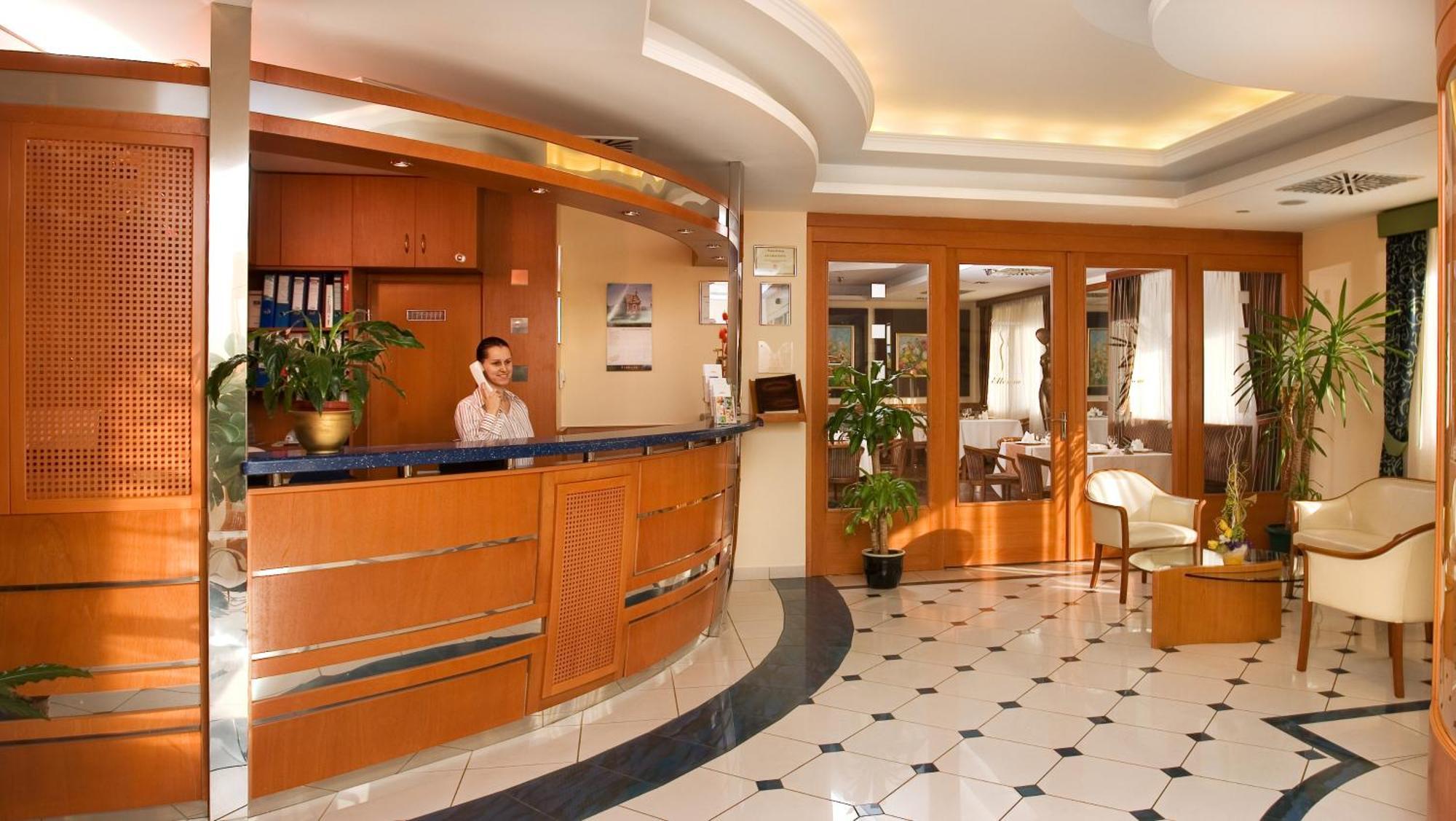 Hotel Kálvária Superior Győr Exterior foto
